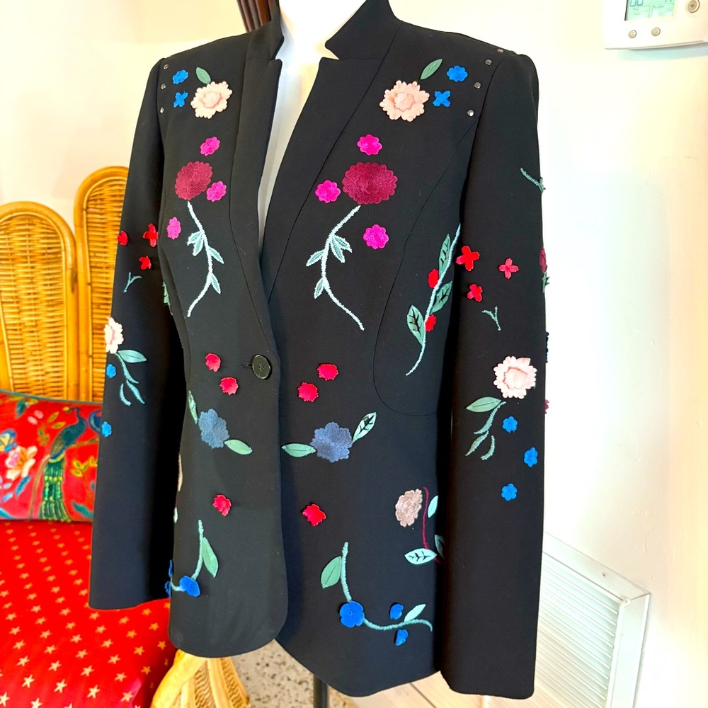 CARLISLE COLLECTION Designer Black Blazer. Leather Flowers! Embroidered. Size 4 - Picture 2 of 16
